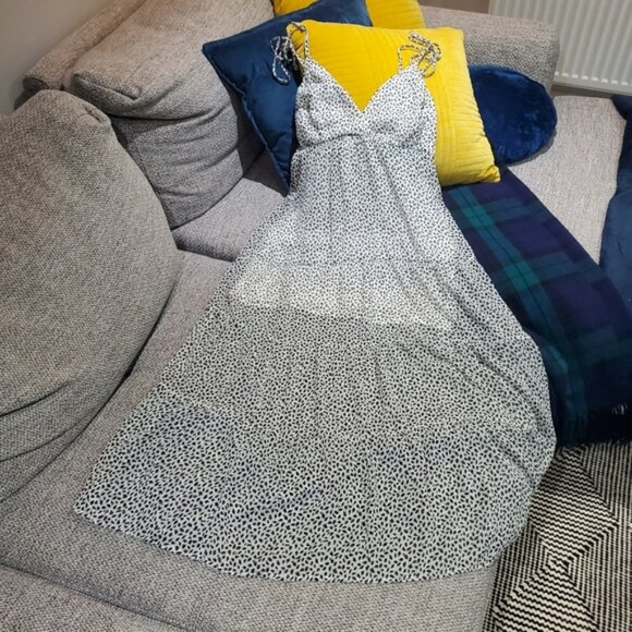 Abercrombie & Fitch Black/White Spotted Chiffon Pleated Maxi Dress - Picture 7 of 12